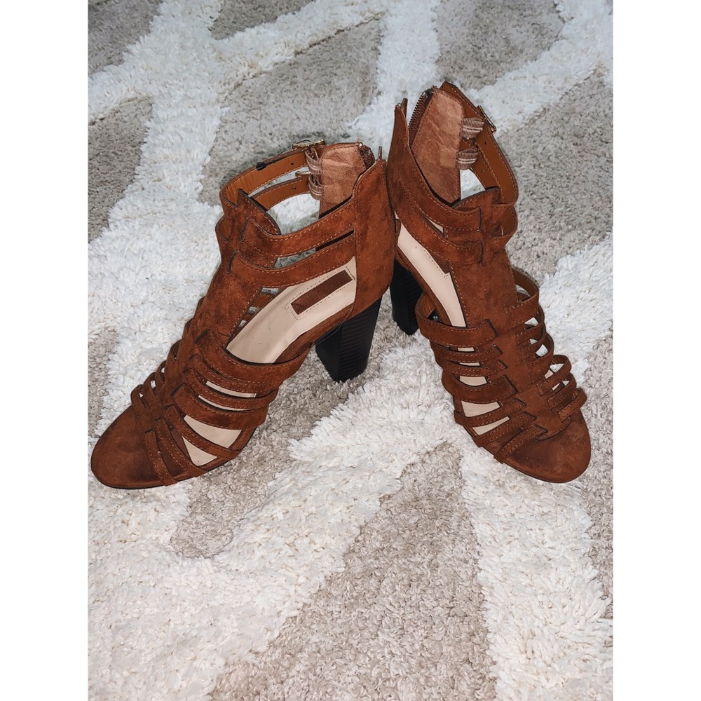 BRAND NEW brown suede heals